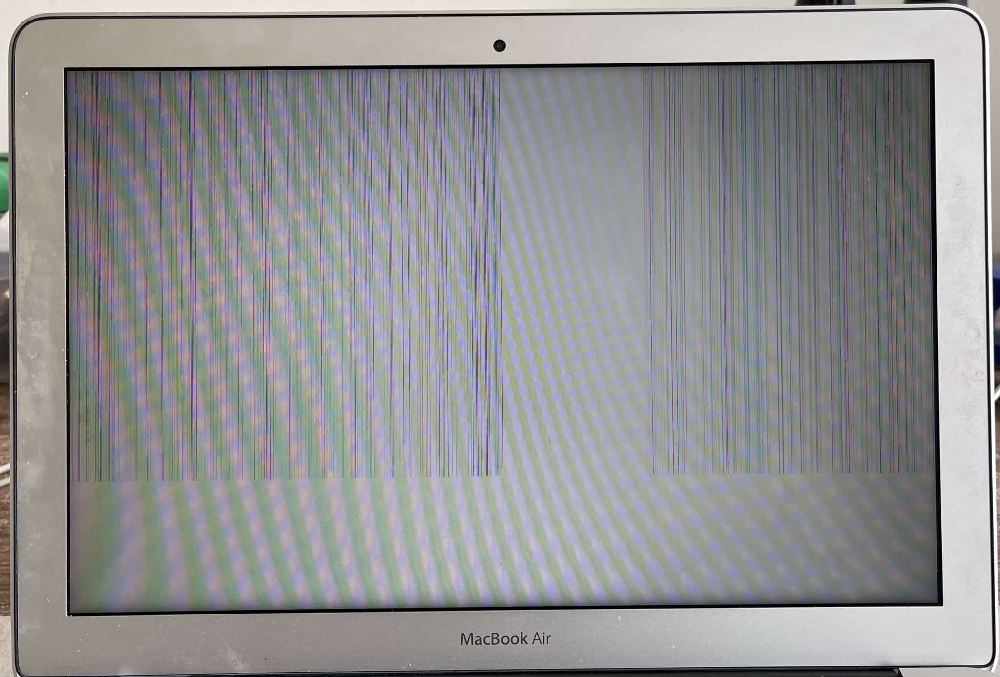 macbook-air-screen-issue-small-lines-on-top-half