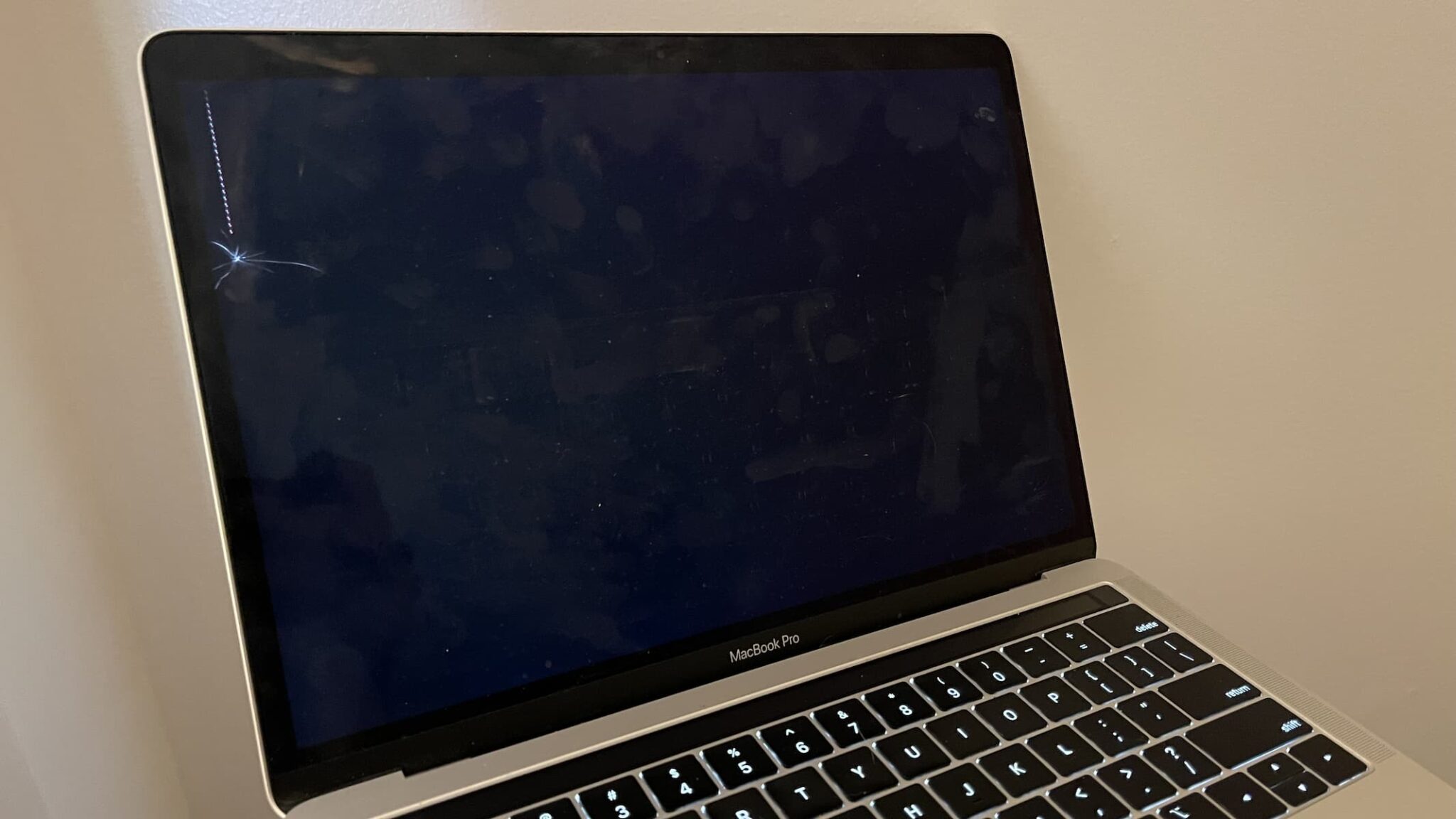 macbook air screen hairline crack