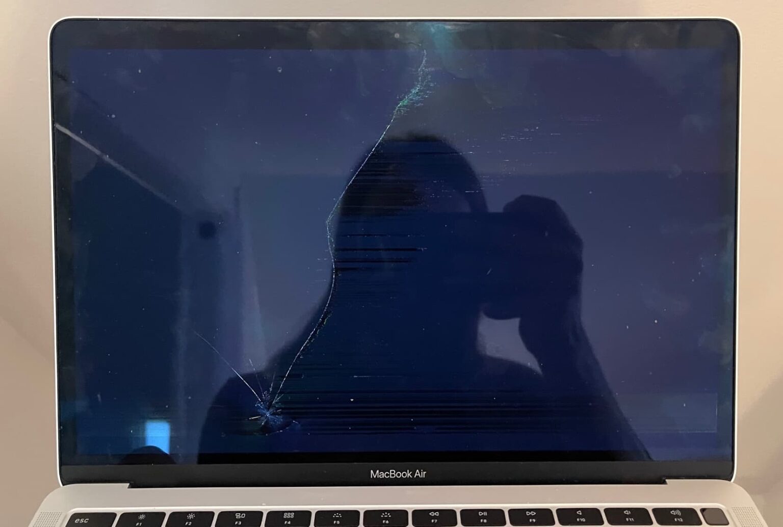 macbook air screen crack